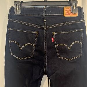 Levi’s womans 725 bootcut size 27